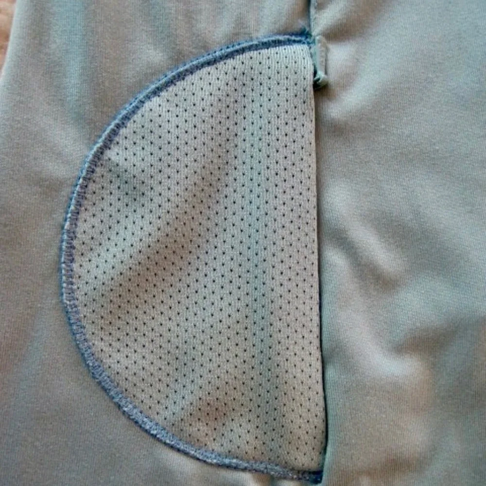 Alo Coolfit Sleeveless Tank Top - Picture 6 of 9